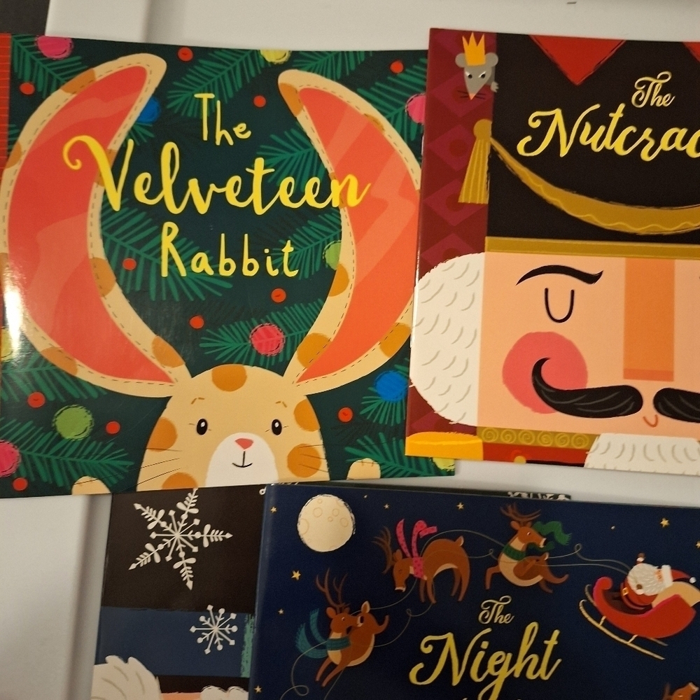 Lot of 4 Childrens Christmas Paperback Books New - Picture 3 of 5